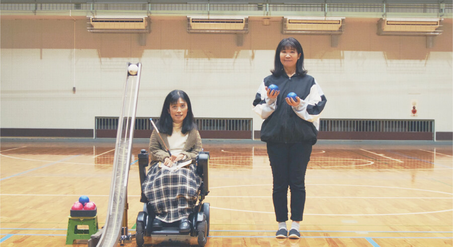 画像左：陣内敦子選手（身体障がい） 画像右：陣内英子さん（妹・ランプオペレーター）
